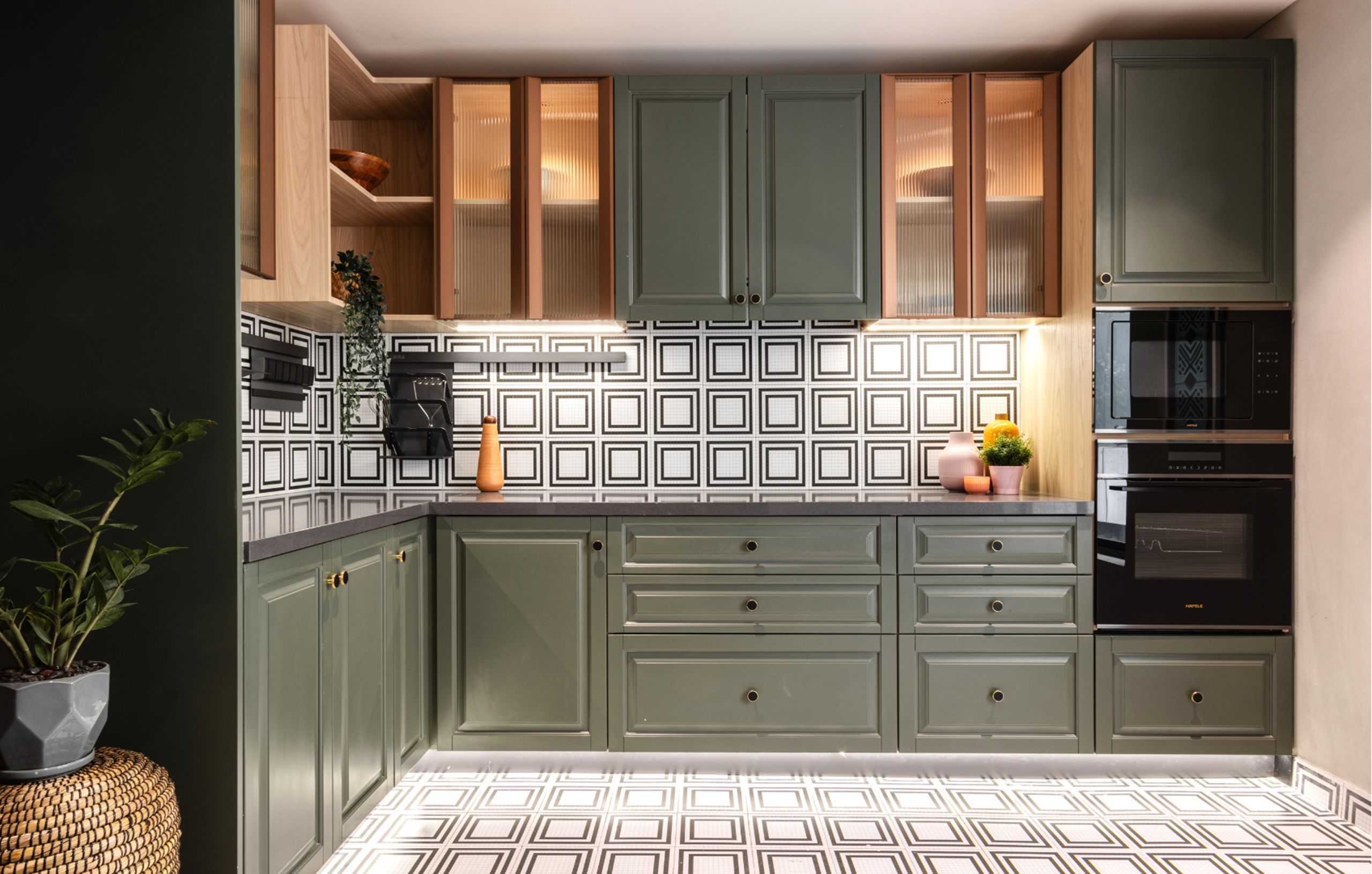 L-Shaped English Classic Kitchen